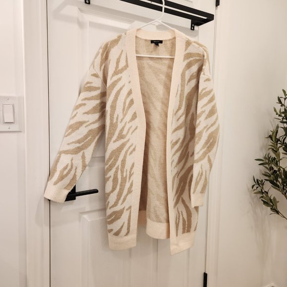 Women's RW&Co. Beige & Cream Zebra Pattern Open Cardigan - Picture 2 of 7